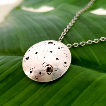 To the moon necklace